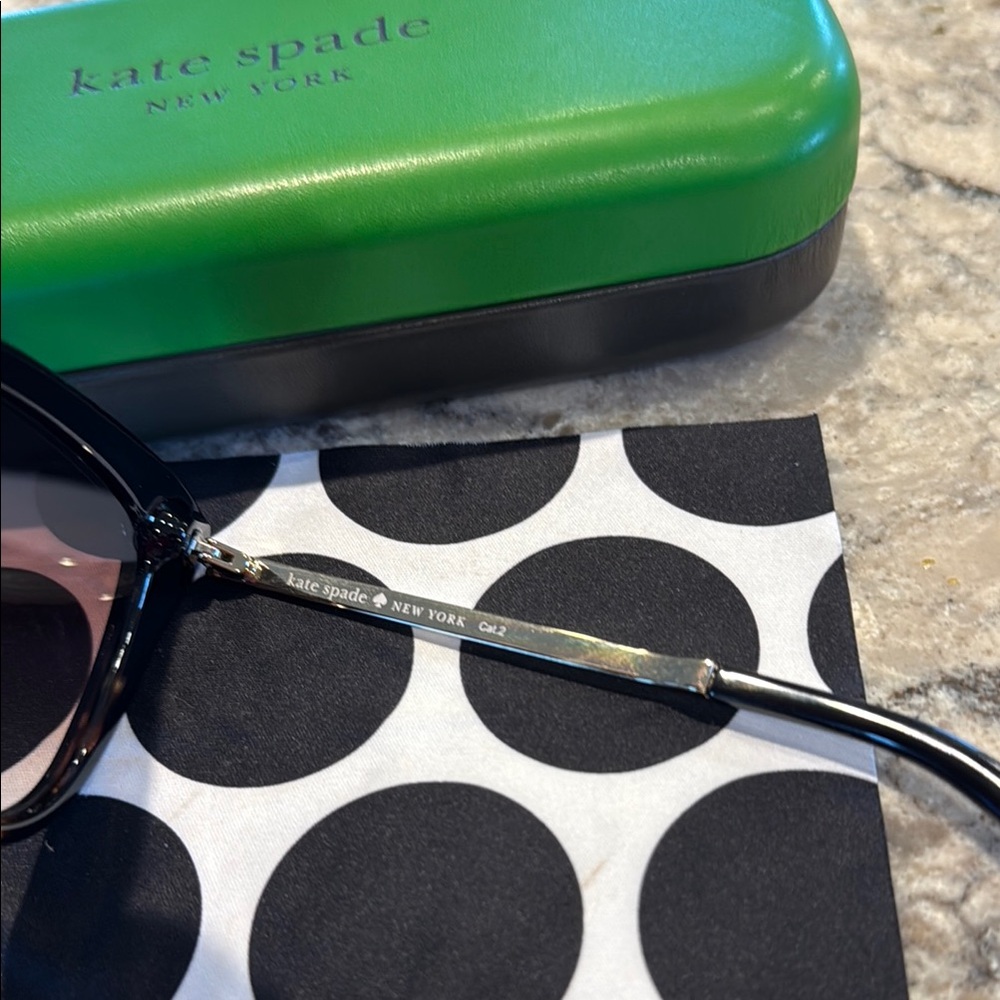 Kate Spade Black and Tortoise Sunglasses with Green Case - Picture 5 of 7
